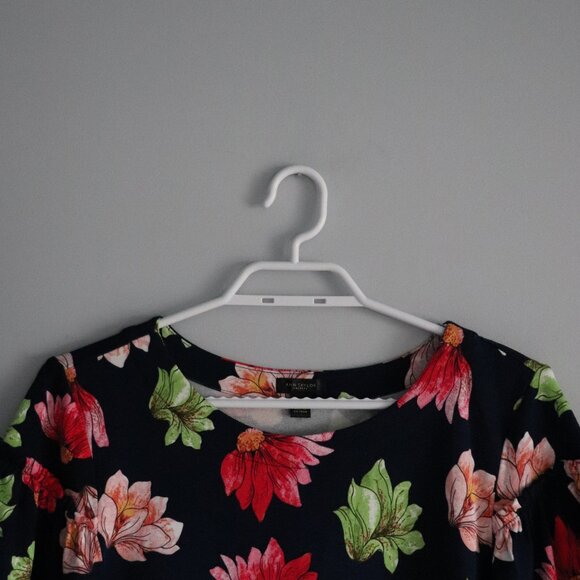 Ann Taylor Factory Bell Sleeve Floral Small T-Shirt Pullover Blouse Top - Picture 4 of 9
